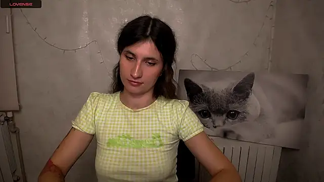 Snapshot of MaryEm976 chatting on August 1, 2026, 9:51 am MaryEm976 online show from August 1, 2026, 9:51 am