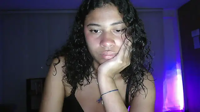 Snapshot of dark_enchantress_ chatting on August 3, 2026, 12:30 am dark enchantress online show from August 3, 2026, 12:30 am