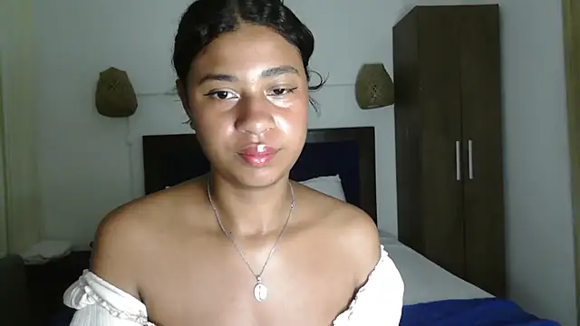 Snapshot of dark_enchantress_ chatting on March 29, 2026, 10:33 pm dark enchantress online show from March 29, 2026, 10:33 pm