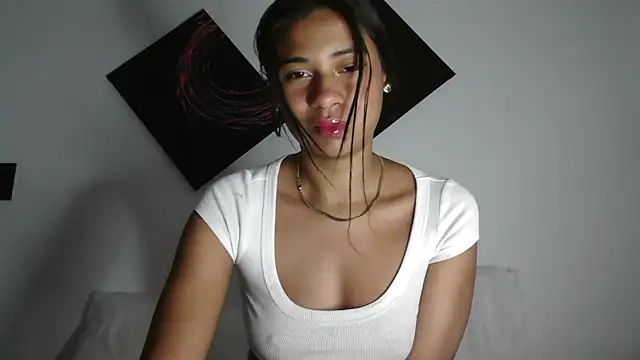 Snapshot of dark_enchantress_ chatting on November 1, 2025, 10:36 pm dark enchantress online show from November 1, 2025, 10:36 pm