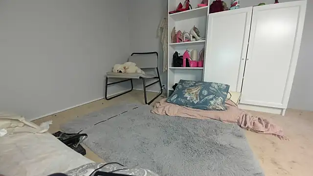 Snapshot of BelieveinEmliy chatting on September 26, 2025, 2:13 pm BelieveinEmliy online show from September 26, 2025, 2:13 pm