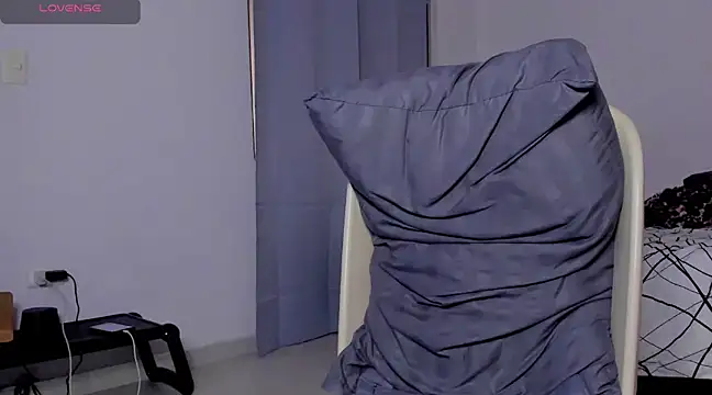 Snapshot of Cloudy_pigDude chatting on March 15, 2025, 4:57 am Cloudy pigDude online show from March 15, 2025, 4:57 am