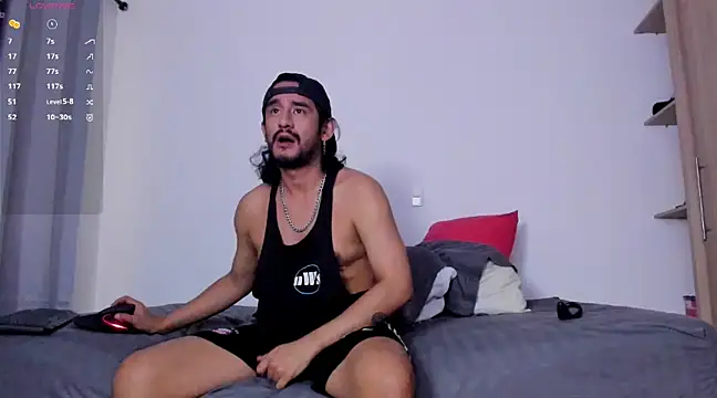 Snapshot of Cloudy_pigDude chatting on February 24, 2025, 1:10 pm Cloudy pigDude online show from February 24, 2025, 1:10 pm