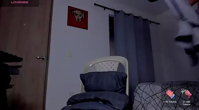 Snapshot of Cloudy_pigDude chatting on March 18, 2025, 4:29 am Cloudy pigDude online show from March 18, 2025, 4:29 am