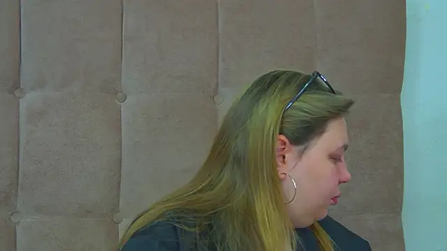 LillianKim online show from March 4, 2026, 6:37 pm