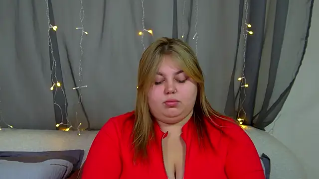 LillianKim online show from November 13, 2025, 6:56 pm