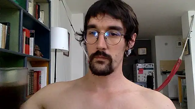 Snapshot of fazzbinderr chatting on November 7, 2025, 10:13 pm fazzbinderr online show from November 7, 2025, 10:13 pm