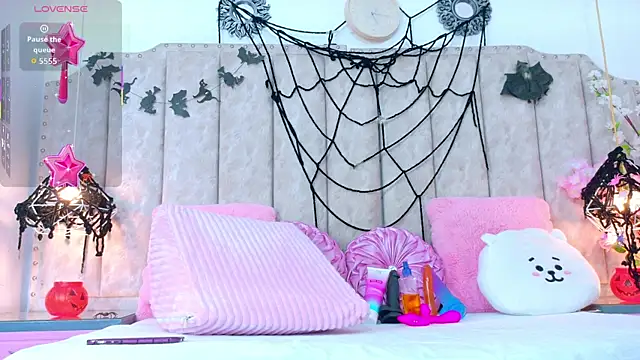 Snapshot of KendalStallyon chatting on October 31, 2025, 1:30 pm KendalStallyon online show from October 31, 2025, 1:30 pm