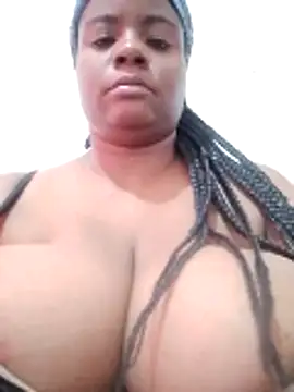 Snapshot of bigtitssxx chatting on November 2, 2025, 7:30 pm bigtitssxx online show from November 2, 2025, 7:30 pm