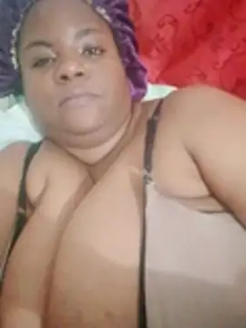 Snapshot of bigtitssxx chatting on August 7, 2026, 2:28 am bigtitssxx online show from August 7, 2026, 2:28 am