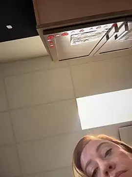 Snapshot of cinnatitties chatting on October 7, 2025, 3:57 pm cinnatitties online show from October 7, 2025, 3:57 pm