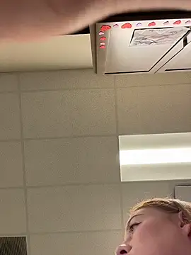 Snapshot of cinnatitties chatting on November 3, 2025, 5:49 pm cinnatitties online show from November 3, 2025, 5:49 pm