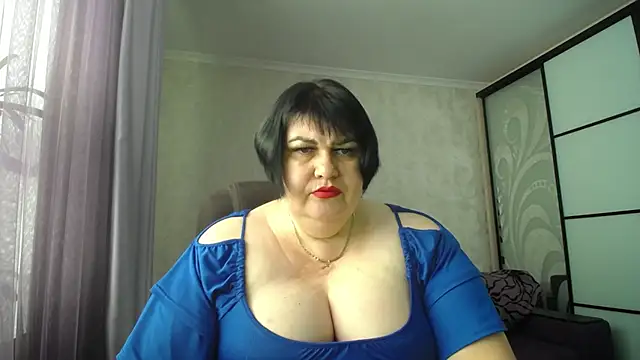 Snapshot of JuicyLady_Di chatting on July 22, 2026, 5:20 am JuicyLady Di online show from July 22, 2026, 5:20 am
