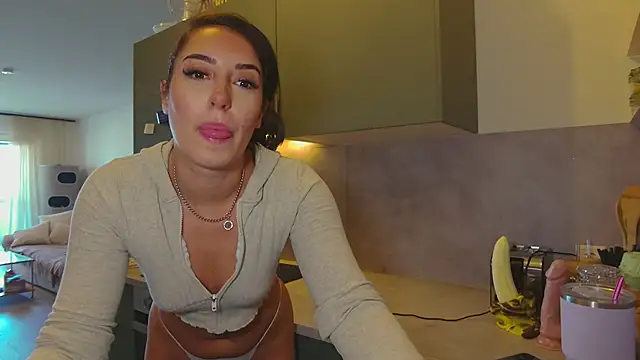 Snapshot of SissiVienna chatting on November 5, 2025, 1:03 pm SissiVienna online show from November 5, 2025, 1:03 pm