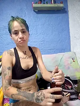 fablob23 online show from January 4, 2025, 10:13 pm