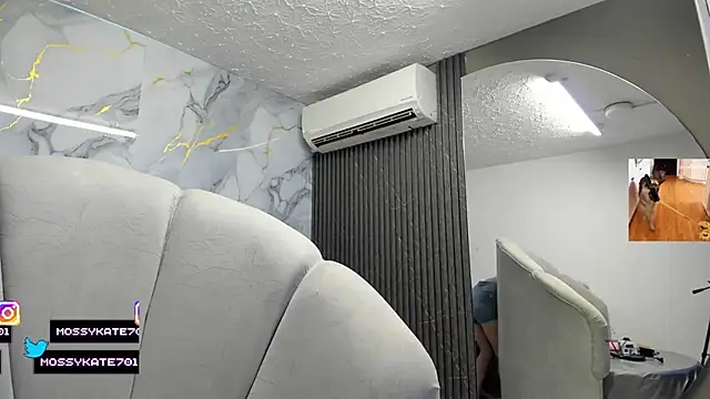 Snapshot of Katemoss70 chatting on September 14, 2025, 12:27 pm Katemoss70 online show from September 14, 2025, 12:27 pm