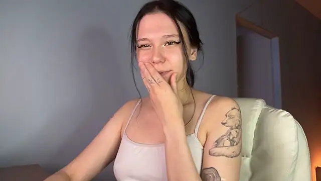pinkdolly18 online show from June 25, 2026, 8:58 pm