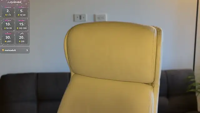 xisisxx online show from October 14, 2025, 10:42 pm