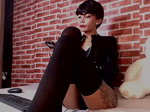 juicyCOCKeva online show from May 5, 2026, 11:46 am