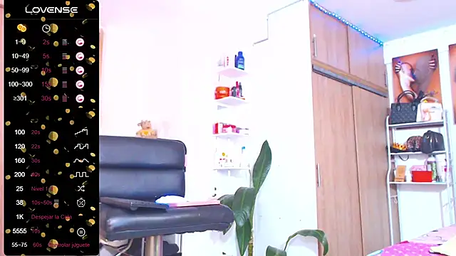 Snapshot of Hotgiirl_1 chatting on June 3, 2026, 11:11 am Hotgiirl 1 online show from June 3, 2026, 11:11 am