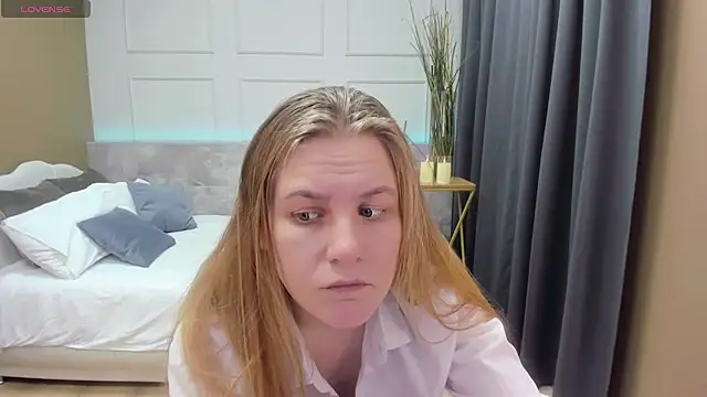 Snapshot of JadeSoft chatting on February 1, 2025, 2:47 am JadeSoft online show from February 1, 2025, 2:47 am