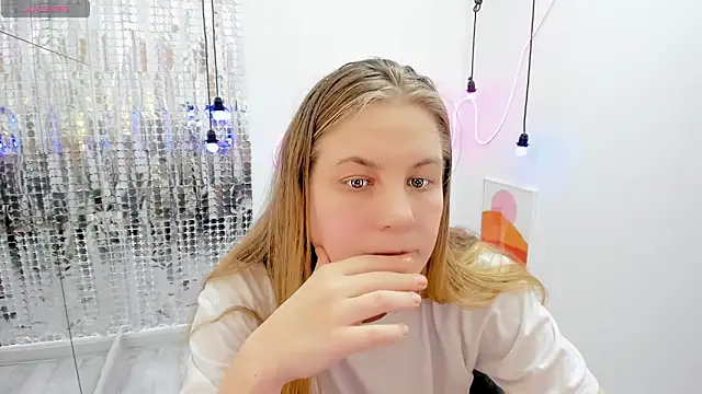 Snapshot of JadeSoft chatting on January 25, 2025, 12:06 am JadeSoft online show from January 25, 2025, 12:06 am