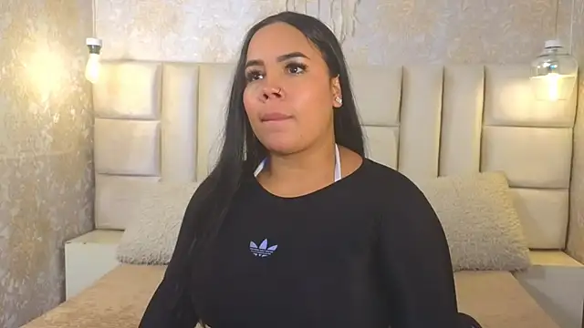 EmilyQueen3x online show from July 26, 2026, 2:35 pm