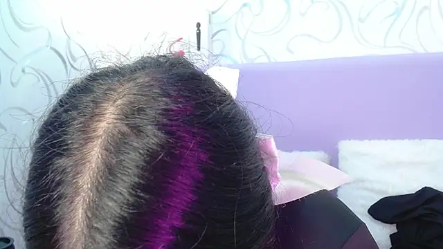 Snapshot of EmilyQueen3x chatting on October 17, 2025, 12:40 pm EmilyQueen3x online show from October 17, 2025, 12:40 pm