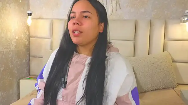 EmilyQueen3x online show from July 5, 2026, 1:51 pm