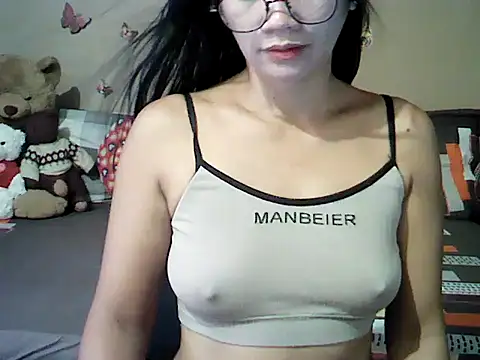 Snapshot of Mia_Rein chatting on July 7, 2026, 12:57 am Mia Rein online show from July 7, 2026, 12:57 am