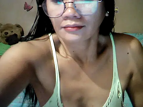 Mia Rein online show from May 2, 2026, 2:06 am