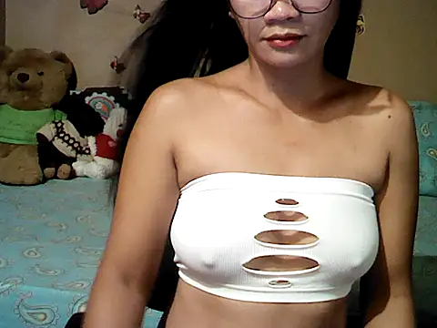Mia Rein online show from April 27, 2026, 2:15 pm