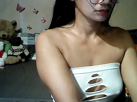 Snapshot of Mia_Rein chatting on July 10, 2026, 1:05 am Mia Rein online show from July 10, 2026, 1:05 am