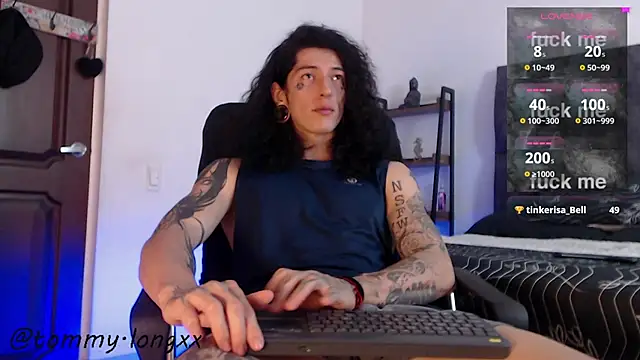 Snapshot of tommylongxx chatting on October 16, 2025, 2:42 am tommylongxx online show from October 16, 2025, 2:42 am