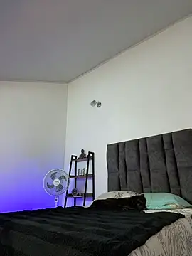 Snapshot of tommylongxx chatting on November 28, 2025, 1:17 am tommylongxx online show from November 28, 2025, 1:17 am