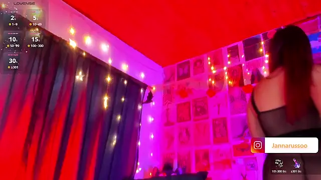 Snapshot of EmmaRusso chatting on February 22, 2026, 1:19 am EmmaRusso online show from February 22, 2026, 1:19 am