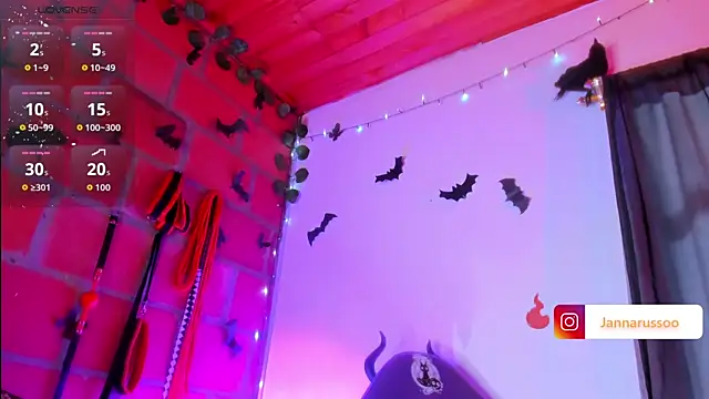 Snapshot of EmmaRusso chatting on October 12, 2025, 8:43 pm EmmaRusso online show from October 12, 2025, 8:43 pm