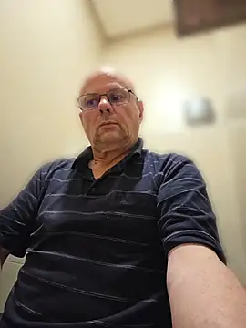 Snapshot of DaddyCumBumZA chatting on April 10, 2026, 11:28 am DaddyCumBumZA online show from April 10, 2026, 11:28 am