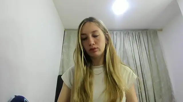 horny  molly  online show from February 19, 2026, 3:36 am