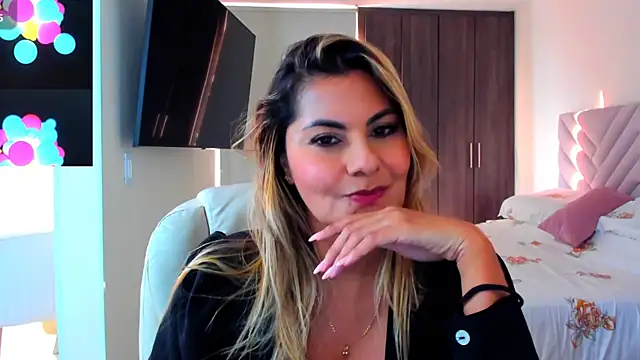 lau  me online show from February 28, 2025, 10:28 pm