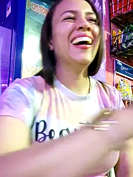 Snapshot of Nanybaker95 chatting on February 21, 2025, 12:27 am Nanybaker95 online show from February 21, 2025, 12:27 am