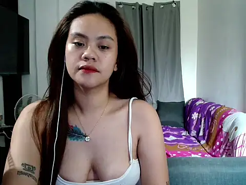Snapshot of MistressKrizzel chatting on June 19, 2026, 4:18 am MistressKrizzel online show from June 19, 2026, 4:18 am