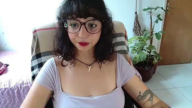 myamillor online show from December 4, 2025, 4:06 pm