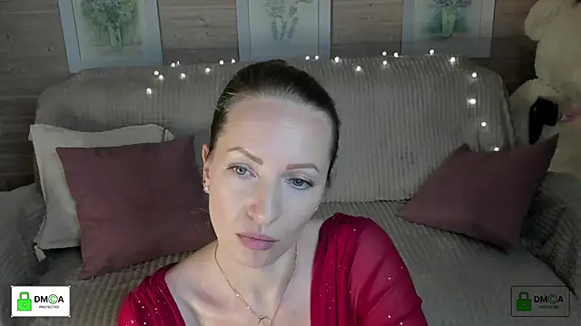 Snapshot of Queenymel chatting on October 24, 2025, 5:01 pm Queenymel online show from October 24, 2025, 5:01 pm