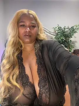 BigFineSelena online show from January 6, 2025, 2:47 pm