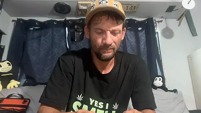 Snapshot of goodick4u28 chatting on May 1, 2026, 12:04 am goodick4u28 online show from May 1, 2026, 12:04 am