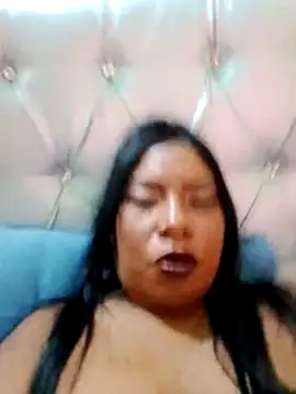 Snapshot of rosmery-navarro chatting on December 14, 2025, 5:02 am rosmery-navarro online show from December 14, 2025, 5:02 am