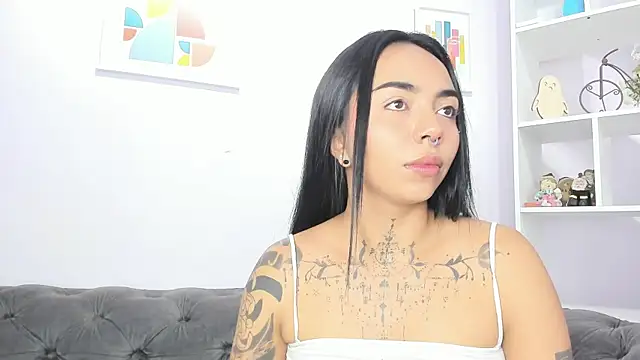 miss soffi  online show from February 6, 2026, 12:56 pm