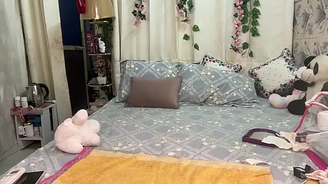 mahimagicdoll DESI online show from September 27, 2025, 9:37 am