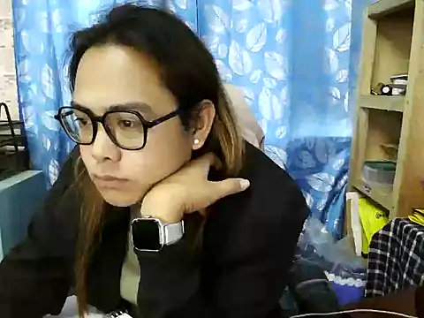 Snapshot of Your_PrettyGirlxxx chatting on May 23, 2026, 2:43 am Your PrettyGirlxxx online show from May 23, 2026, 2:43 am